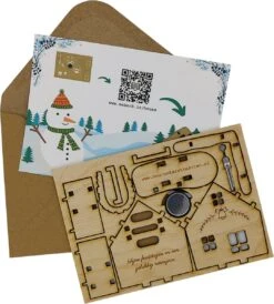 Kit De Cartes De Noël En Bois - Le Destinataire Construit Une Maison De Noël Avec L'éclairage De Cette Carte De Noël Originale - Y Compris L'enveloppe, La Batterie Et La Lumière LED -Decoris Boutique 1081x1200