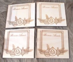 Cartes De Noël En Bois 8 Pièces Avec Enveloppe Découpées Au Laser Joyeux Noël Bonne Année Cartes De Vœux Originales En Bois 10x10 Cm Fait à La Handgemaakt 9 Cartes De Noël En Bois 8 Pièces Avec Enveloppe Découpées Au Laser Joyeux Noël Bonne Année Cartes De Vœux Originales En Bois 10x10 Cm Fait à La Handgemaakt -Decoris Boutique 1200x1021