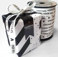 2 X Papier D'Emballage Papier Cadeau De Noël Papier D'Emballage - Luxe Robuste Double Face - 300 X 30 Cm - Zwart - Or - Papier De Noël - 2 Rouleaux 20 2 X Papier D'Emballage Papier Cadeau De Noël Papier D'Emballage - Luxe Robuste Double Face - 300 X 30 Cm - Zwart - Or - Papier De Noël - 2 Rouleaux -Decoris Boutique 1200x1181