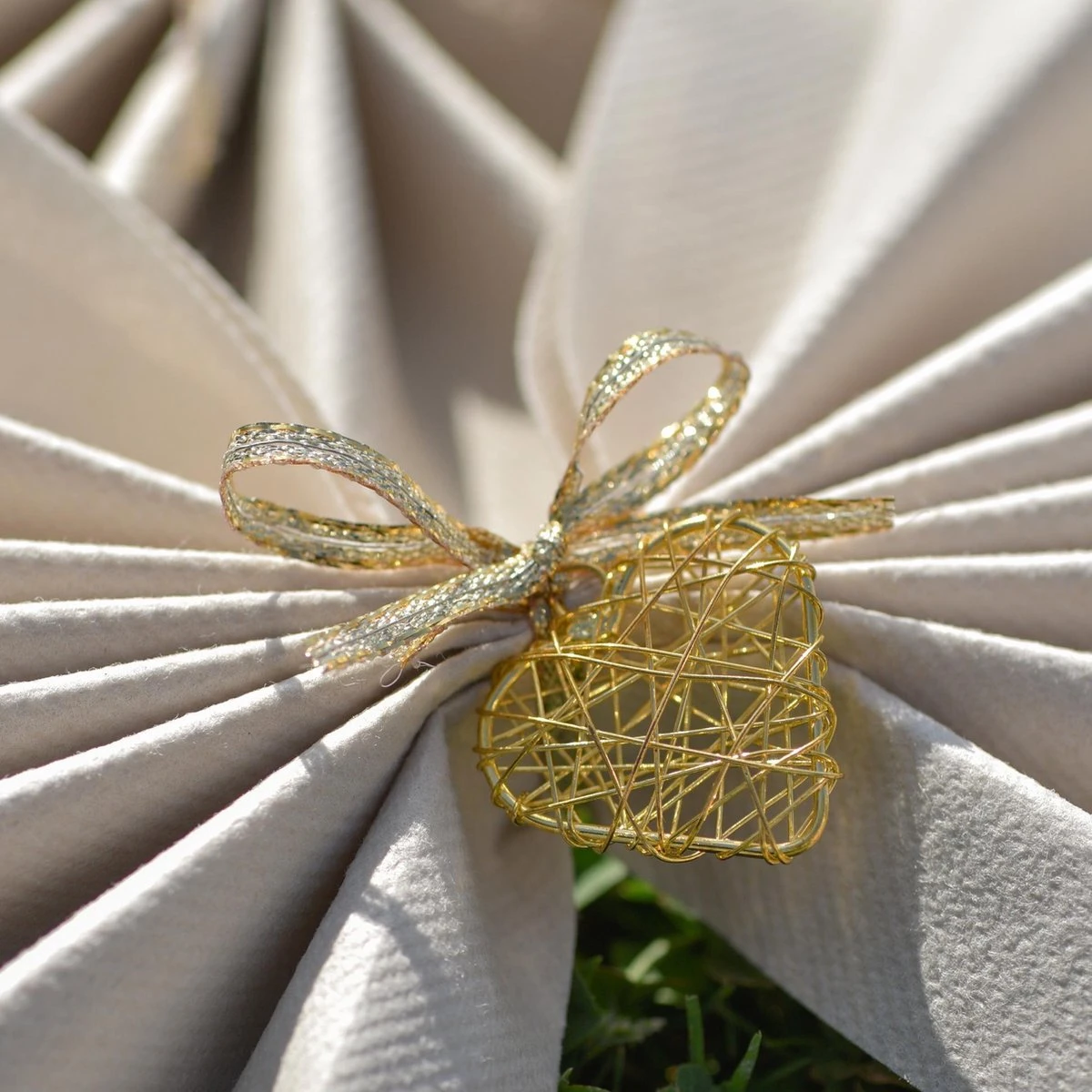 2x Rubans Décoratifs Or Métallique Passe- Hobby/ Décoration 3 Mm X 25 Mètres - Noël - Rubans Cadeaux Fils / Cordes - Matériel D'emballage 4 2x Rubans Décoratifs Or Métallique Passe- Hobby/ Décoration 3 Mm X 25 Mètres - Noël - Rubans Cadeaux Fils / Cordes - Matériel D'emballage – Image 2