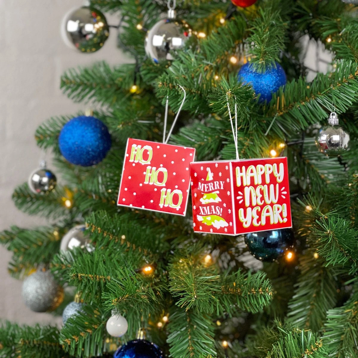 Boemby - Exploding Confetti Cube - Cadeau De Noël - Carte De Noël - Cadeau De Boîte Aux Lettres - Cube De Boule - Original Et Uniek 6 Boemby - Exploding Confetti Cube - Cadeau De Noël - Carte De Noël - Cadeau De Boîte Aux Lettres - Cube De Boule - Original Et Uniek – Image 4