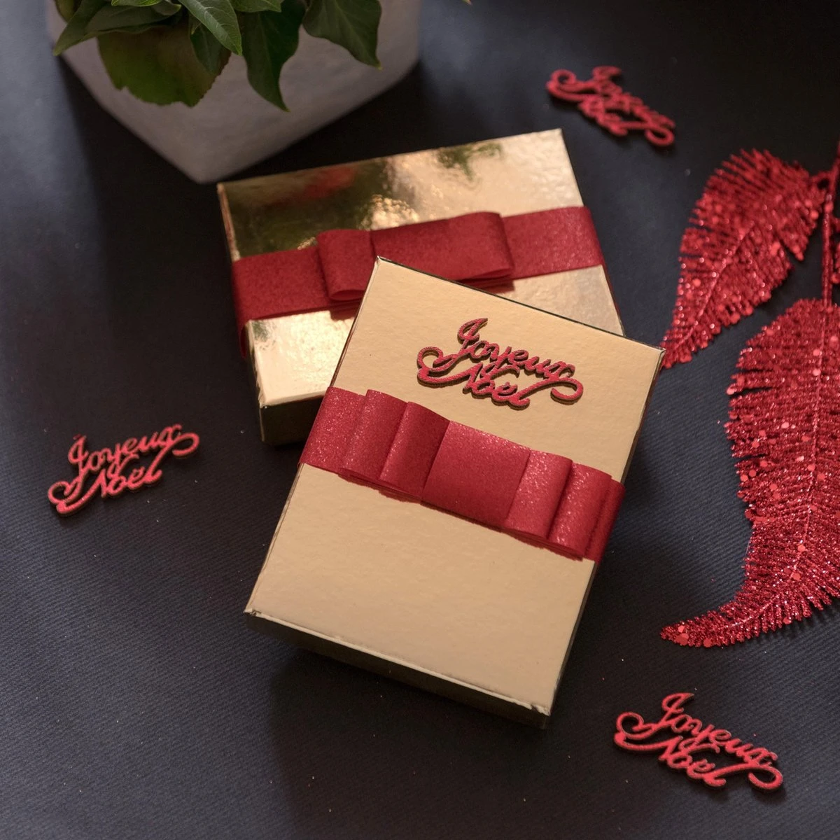 2x Rubans Décoratifs Rouges Hobby/ Décoration Avec Paillettes 3 Cm / 30 Mm X 5 Mètres - Noël - Rubans Cadeaux Rubans / Rubans En Satin 5 2x Rubans Décoratifs Rouges Hobby/ Décoration Avec Paillettes 3 Cm / 30 Mm X 5 Mètres - Noël - Rubans Cadeaux Rubans / Rubans En Satin – Image 3