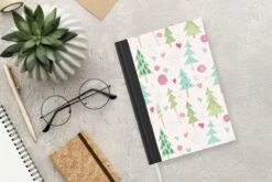 Carnet - Cahier - Hiver - Forêt - Motif - Neige - Pastel - Carnet - Format A5 - Bloc-notes - Noël - Cadeau - Cadeau De Noël Homme, Femme Et Enfant -Decoris Boutique 1200x800 1138