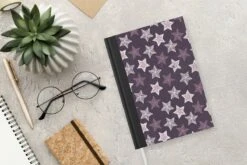 Cahier - Cahier D'écriture - Motifs - Noël - Étoiles - Cahier - Format A5 - Bloc-notes - Cadeaux Sinterklaas - Cadeaux Pour Enfants - Cadeaux Chaussures - Petits Cadeaux 11 Cahier - Cahier D'écriture - Motifs - Noël - Étoiles - Cahier - Format A5 - Bloc-notes - Cadeaux Sinterklaas - Cadeaux Pour Enfants - Cadeaux Chaussures - Petits Cadeaux -Decoris Boutique 1200x800 231