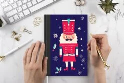 Carnet - Carnet - Père Noël - Noël - Houx - Neige - Carnet - Taille A5 - Bloc-notes - Noël - Cadeau - Cadeau De Noël Pour Hommes, Femmes Et Enfants 13 Carnet - Carnet - Père Noël - Noël - Houx - Neige - Carnet - Taille A5 - Bloc-notes - Noël - Cadeau - Cadeau De Noël Pour Hommes, Femmes Et Enfants -Decoris Boutique 1200x800 278