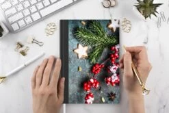 Carnet - Cahier - Noël - Rustique - Branches - Anis étoilé - Baie - Rouge - Carnet - Format A5 - Bloc-notes - Noël - Cadeau - Cadeau De Noël Pour Homme, Femme Et Enfant -Decoris Boutique 1200x800 337
