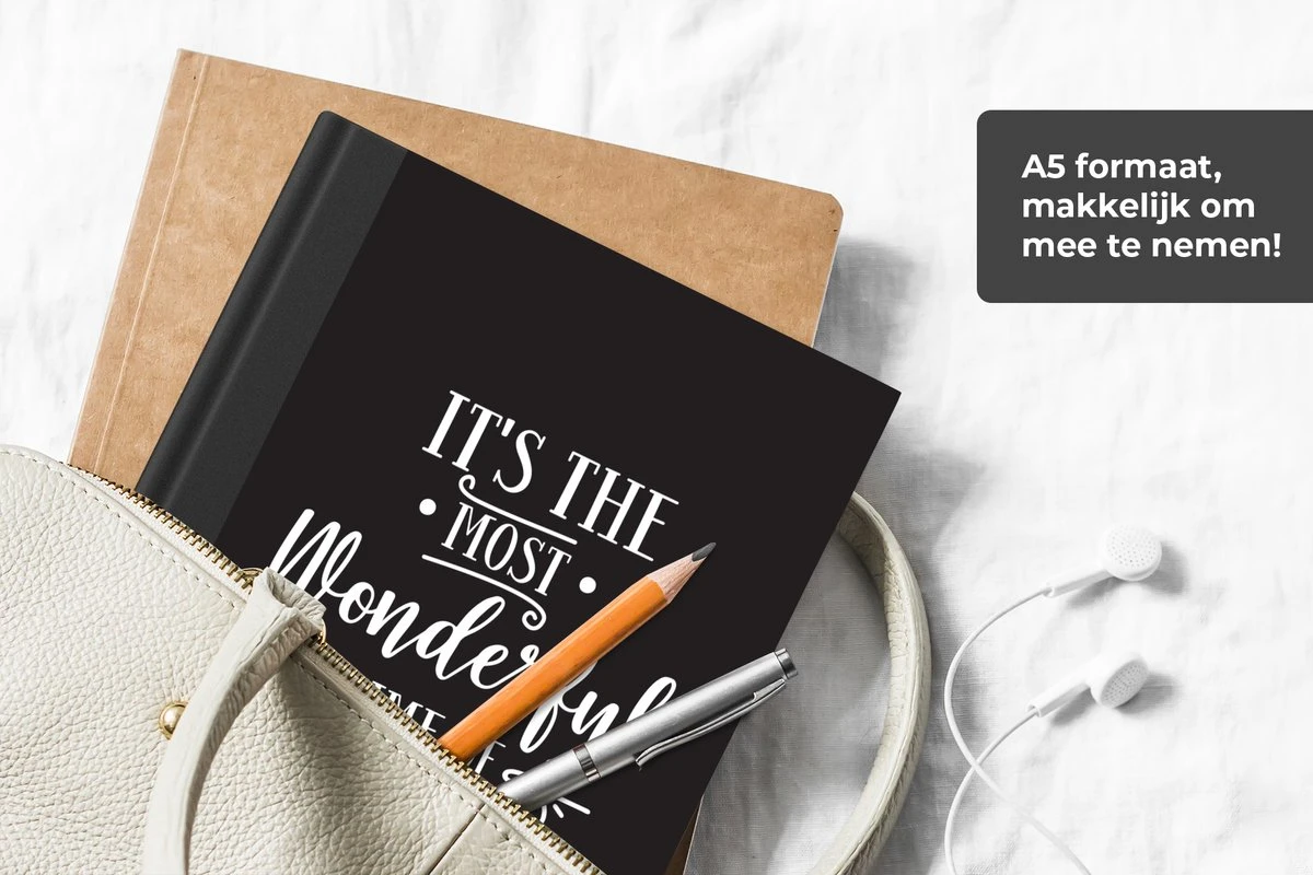 Carnet - Cahier - Citation De Noël C'est La Période La Plus Merveilleuse De L'année Avec Un Fond Noir - Carnet - Format A5 - Bloc-notes - Noël - Cadeau - Cadeau De Noël Pour Hommes, Femmes Et Enfants 8 Carnet - Cahier - Citation De Noël C'est La Période La Plus Merveilleuse De L'année Avec Un Fond Noir - Carnet - Format A5 - Bloc-notes - Noël - Cadeau - Cadeau De Noël Pour Hommes, Femmes Et Enfants – Image 6