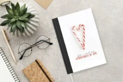 Carnet - Carnet D'écriture - Hiver - Citation - Canne En Bonbon - Carnet - Taille A5 - Bloc-notes - Noël - Cadeau - Cadeau De Noël Pour Hommes, Femmes Et Enfants 11 Carnet - Carnet D'écriture - Hiver - Citation - Canne En Bonbon - Carnet - Taille A5 - Bloc-notes - Noël - Cadeau - Cadeau De Noël Pour Hommes, Femmes Et Enfants -Decoris Boutique 1200x800 388