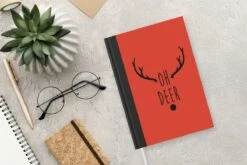 Carnet - Carnet - Citation De Noël Oh Cerf Avec Un Fond Rouge - Carnet - Format A5 - Bloc-notes - Noël - Cadeau - Cadeau De Noël Pour Hommes, Femmes Et Enfants 10 Carnet - Carnet - Citation De Noël Oh Cerf Avec Un Fond Rouge - Carnet - Format A5 - Bloc-notes - Noël - Cadeau - Cadeau De Noël Pour Hommes, Femmes Et Enfants -Decoris Boutique 1200x800 437