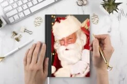 Carnet - Carnet D'écriture - Un Père Noël Portant Un Sac Rouge Sur Son épaule - Carnet - Format A5 - Bloc-notes 12 Carnet - Carnet D'écriture - Un Père Noël Portant Un Sac Rouge Sur Son épaule - Carnet - Format A5 - Bloc-notes -Decoris Boutique 1200x800 590