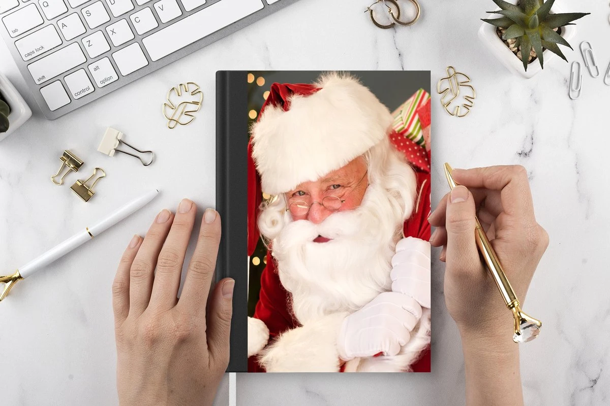 Carnet - Carnet D'écriture - Un Père Noël Portant Un Sac Rouge Sur Son épaule - Carnet - Format A5 - Bloc-notes 7 Carnet - Carnet D'écriture - Un Père Noël Portant Un Sac Rouge Sur Son épaule - Carnet - Format A5 - Bloc-notes – Image 5