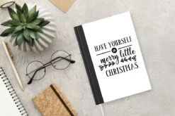 Carnet - Carnet D'écriture - Citation De Noël Passez Un Joyeux Petit Noël - Carnet - Format A5 - Bloc-notes - Noël - Cadeau - Cadeau De Noël Pour Hommes, Femmes Et Enfants 11 Carnet - Carnet D'écriture - Citation De Noël Passez Un Joyeux Petit Noël - Carnet - Format A5 - Bloc-notes - Noël - Cadeau - Cadeau De Noël Pour Hommes, Femmes Et Enfants -Decoris Boutique 1200x800 883