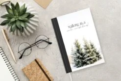 Carnet - Cahier D'écriture - Sapin De Noël - Neige - Hiver - Carnet - Format A5 - Bloc-notes - Cadeaux Sinterklaas - Cadeaux Pour Enfants - Cadeaux Chaussures - Petits Cadeaux 13 Carnet - Cahier D'écriture - Sapin De Noël - Neige - Hiver - Carnet - Format A5 - Bloc-notes - Cadeaux Sinterklaas - Cadeaux Pour Enfants - Cadeaux Chaussures - Petits Cadeaux -Decoris Boutique 1200x800 950